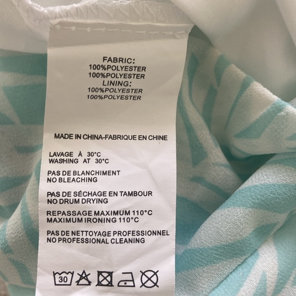 NWT Beautiful Summery Strappy Palm Leaf Print Jumpsuit Size Small - Picture 9 of 9